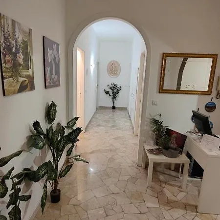 Etnea Glamour House